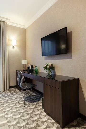Фото номера Стандартный трехместный номер Отель Hotel Mansor г. Зомбки 3